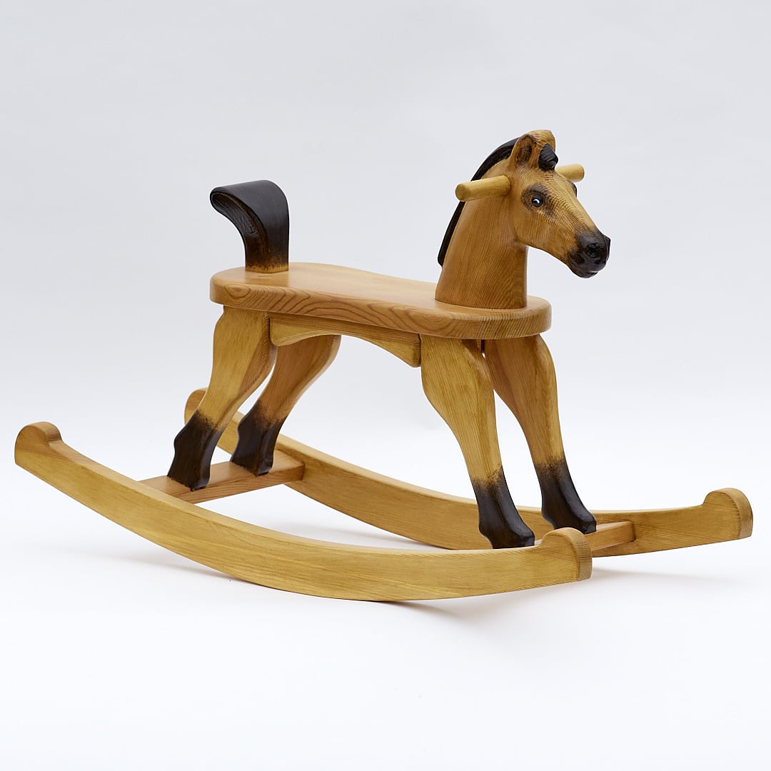 Dřevěný houpací koník Čenda 28 v barevném provedení plavák s ocáskem